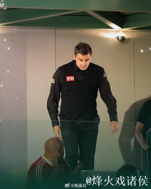 罗伯逊10-9力克奥沙利文 问鼎斯诺克沙特大师赛冠军